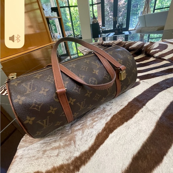Louis Vuitton Monogram Canvas Papillon 30 Bag. - Picture 4 of 8